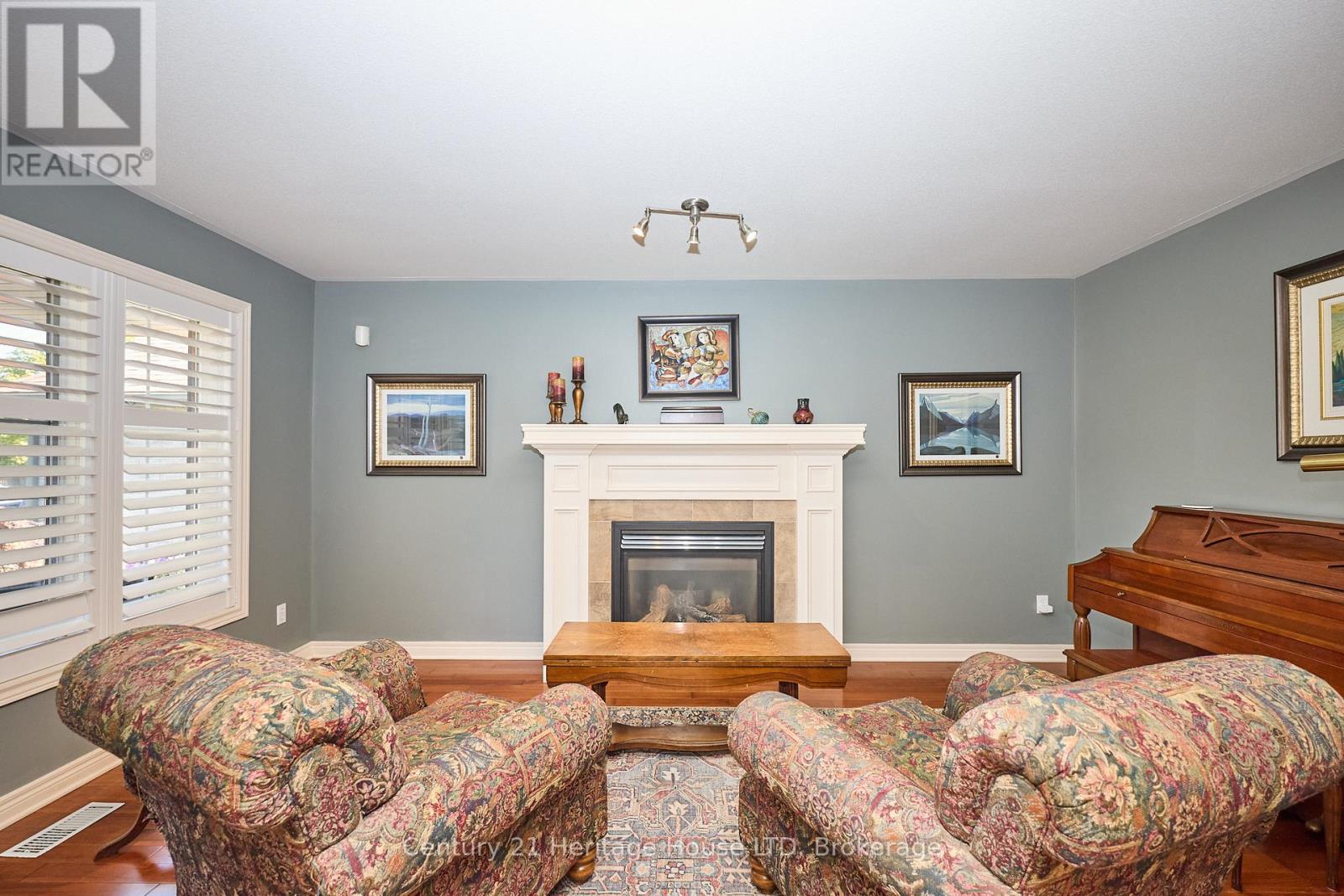 4 Arlene Street, St. Catharines, Ontario  L2S 4C9 - Photo 6 - X12989538