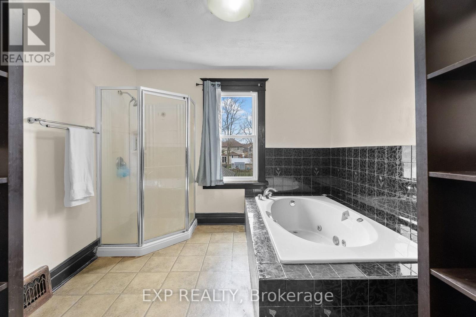 4725 Third Avenue, Niagara Falls, Ontario  L2E 4L7 - Photo 21 - X12989640