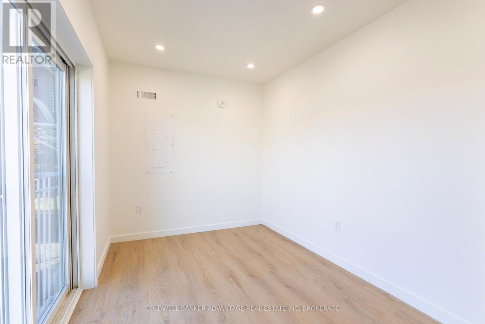 2 - 429 Sugarloaf Street, Port Colborne, Ontario  L3K 2P3 - Photo 6 - X12989696