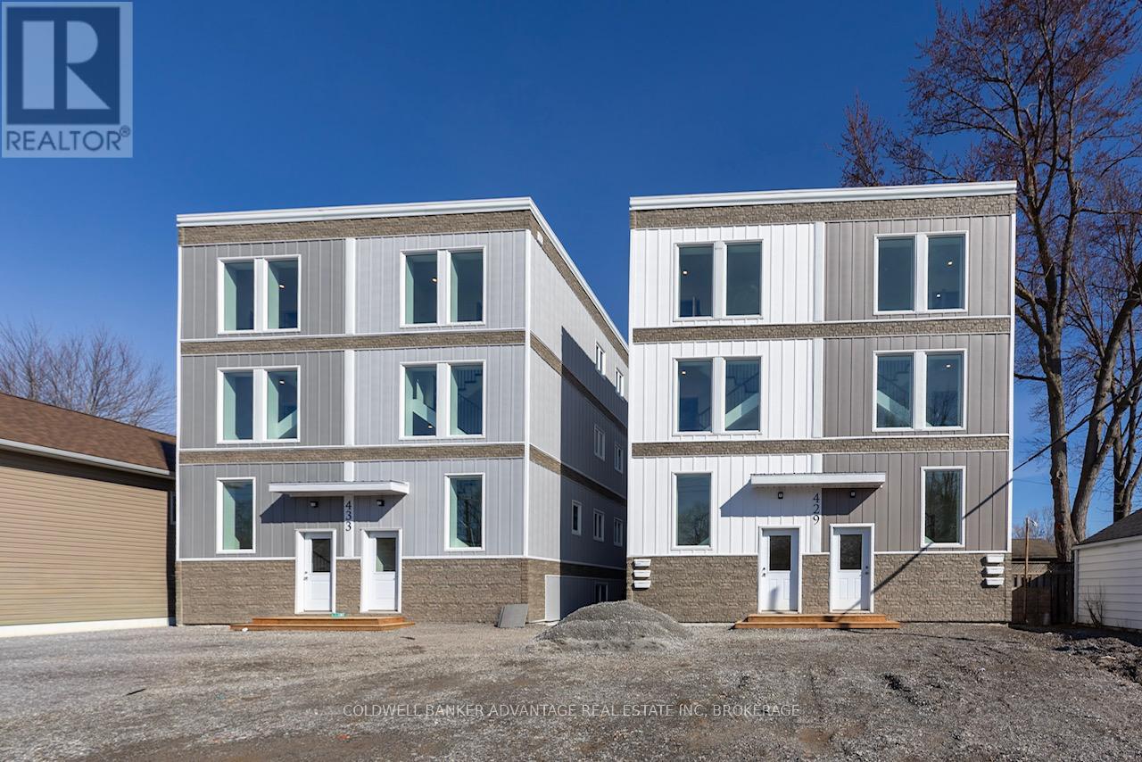 1 - 429 Sugarloaf Street, Port Colborne, Ontario  L3K 2P3 - Photo 1 - X12989702