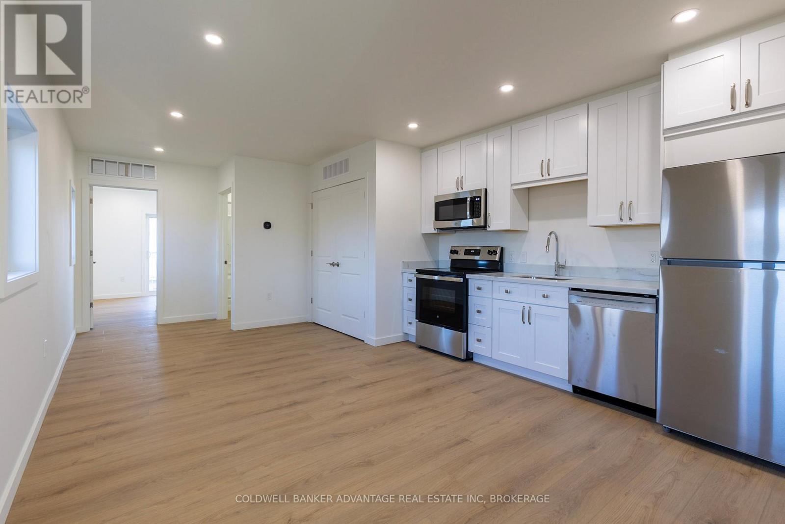 1 - 429 Sugarloaf Street, Port Colborne, Ontario  L3K 2P3 - Photo 2 - X12989702