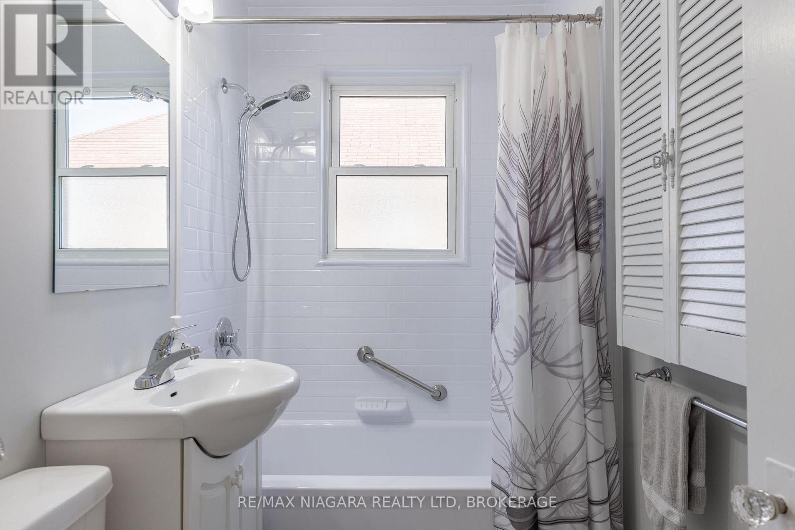 6469 Barker Street, Niagara Falls, Ontario  L2G 1Y6 - Photo 13 - X12989706