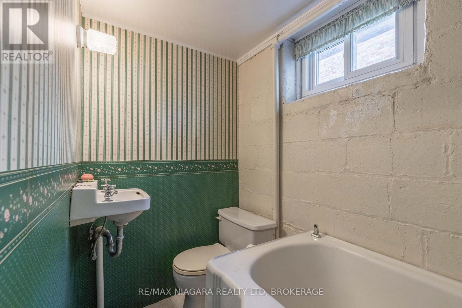 6469 Barker Street, Niagara Falls, Ontario  L2G 1Y6 - Photo 16 - X12989706