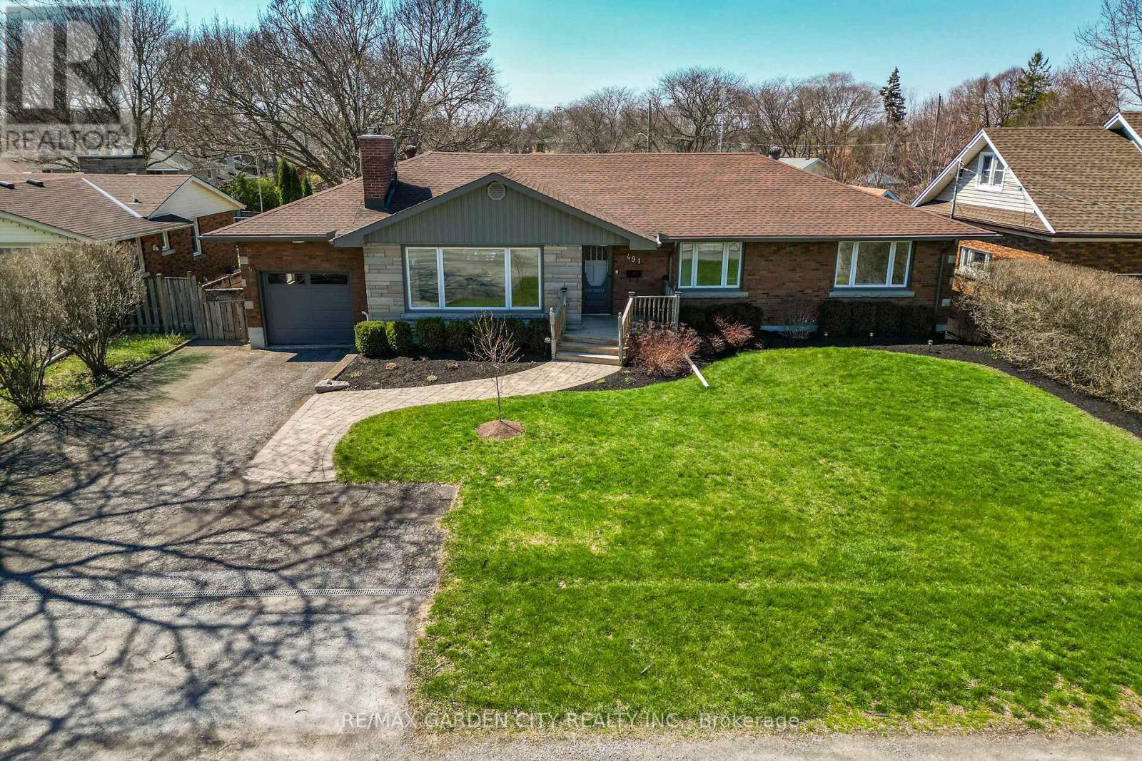 491 Niagara Street, St. Catharines, Ontario  L2M 3P4 - Photo 2 - X12989882