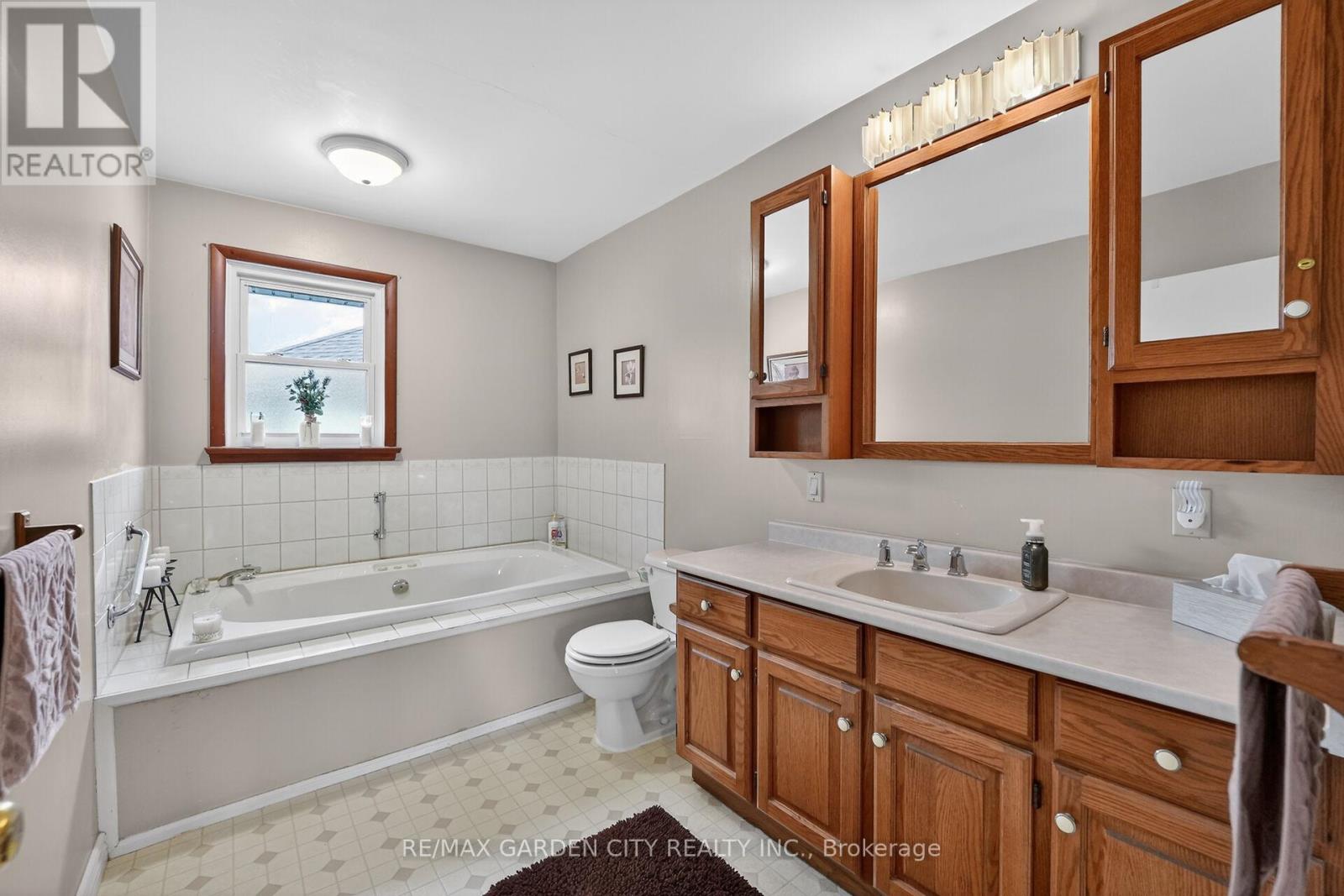 491 Niagara Street, St. Catharines, Ontario  L2M 3P4 - Photo 22 - X12989882