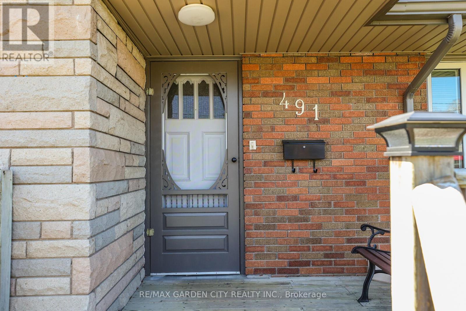 491 Niagara Street, St. Catharines, Ontario  L2M 3P4 - Photo 4 - X12989882