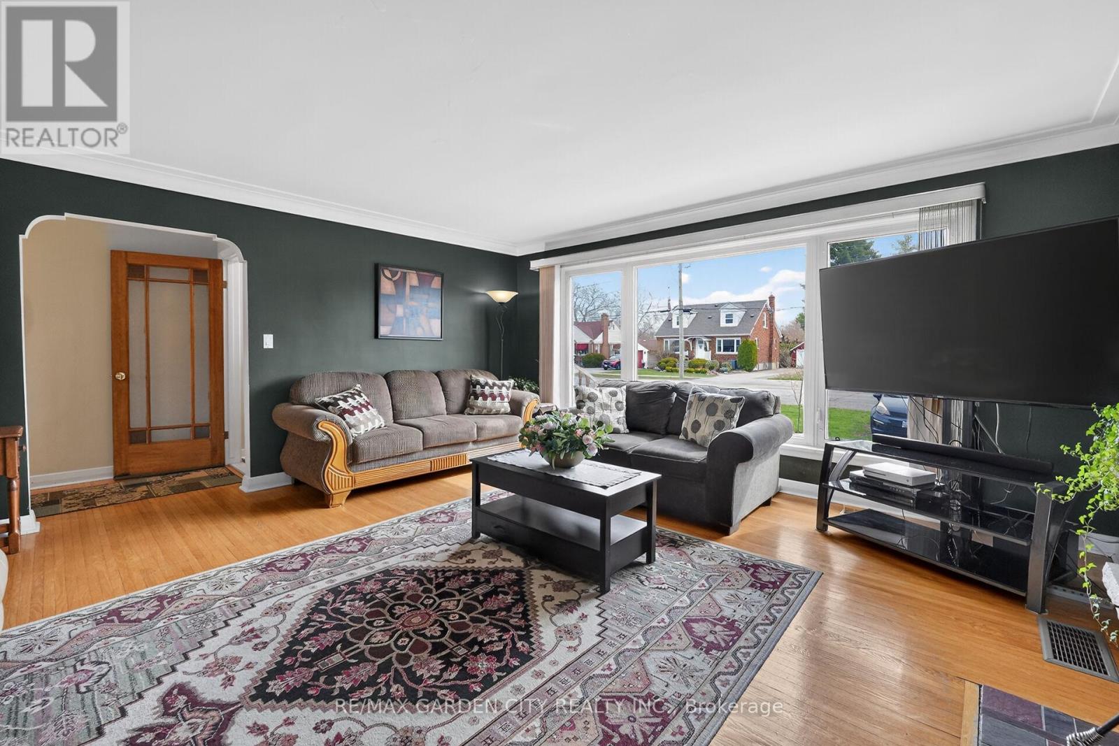 491 Niagara Street, St. Catharines, Ontario  L2M 3P4 - Photo 7 - X12989882