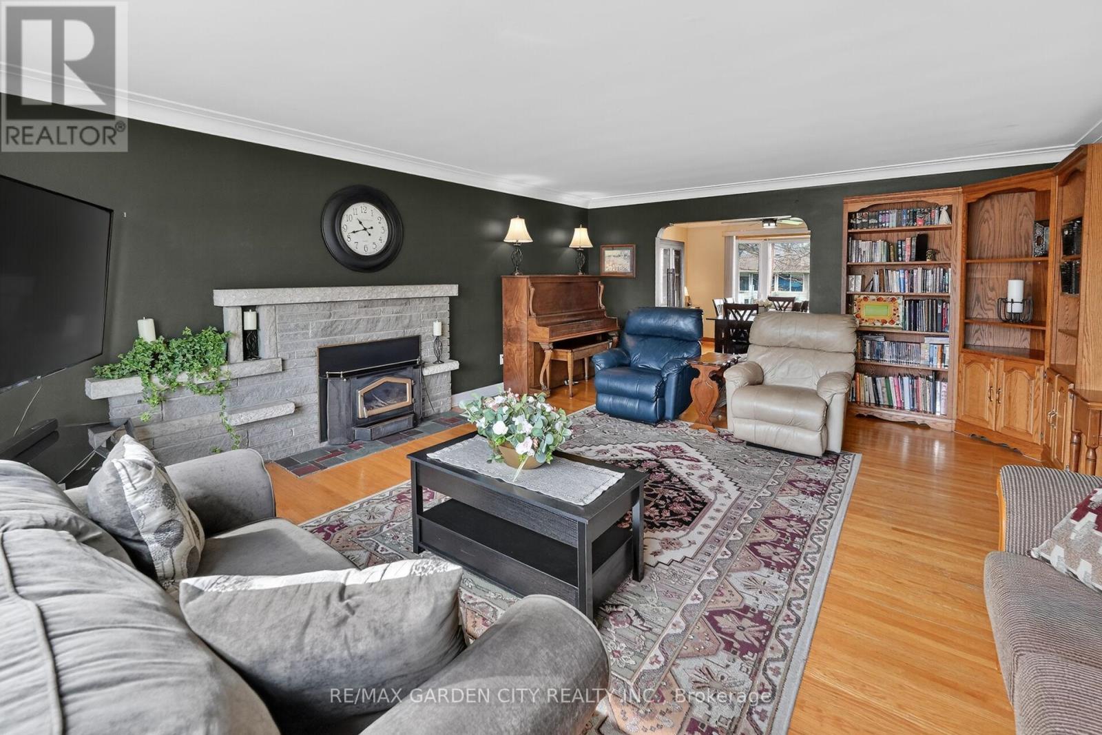 491 Niagara Street, St. Catharines, Ontario  L2M 3P4 - Photo 9 - X12989882