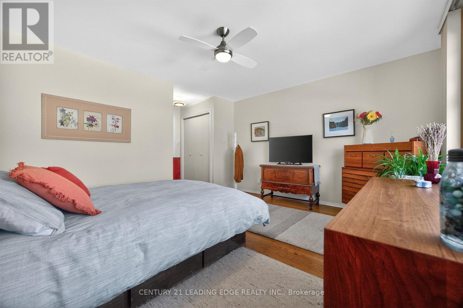 130 Silver Birch Avenue, Toronto, Ontario  M4E 3L4 - Photo 25 - E12989282