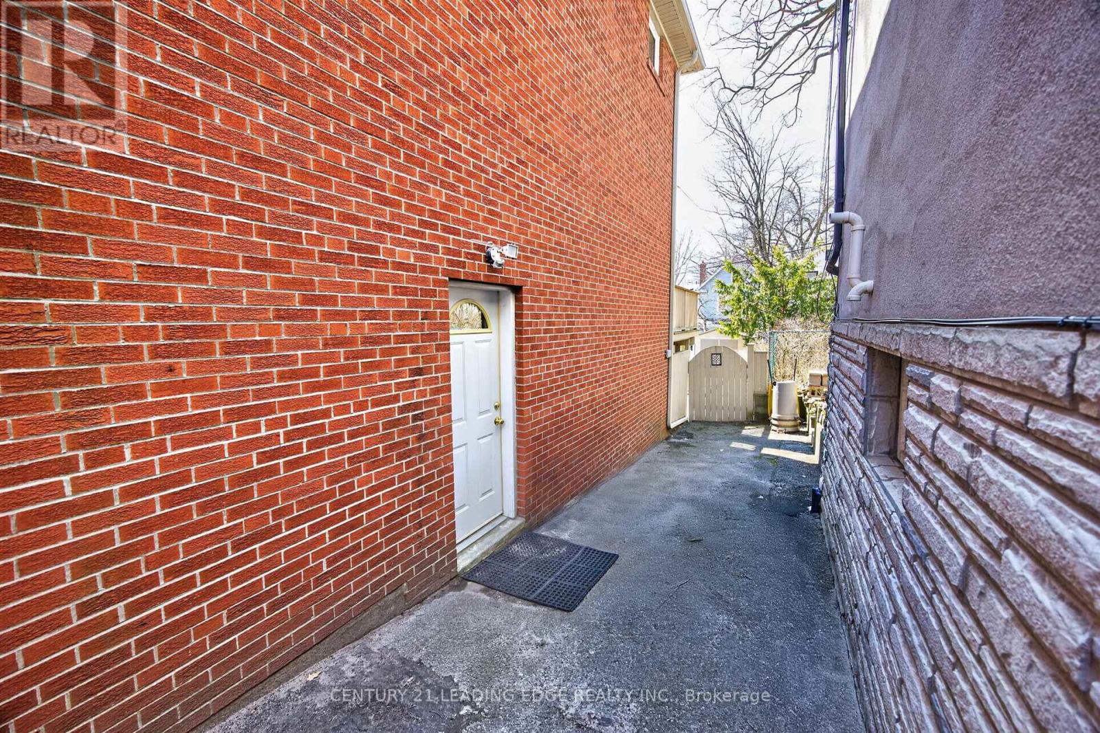 130 Silver Birch Avenue, Toronto, Ontario  M4E 3L4 - Photo 45 - E12989282