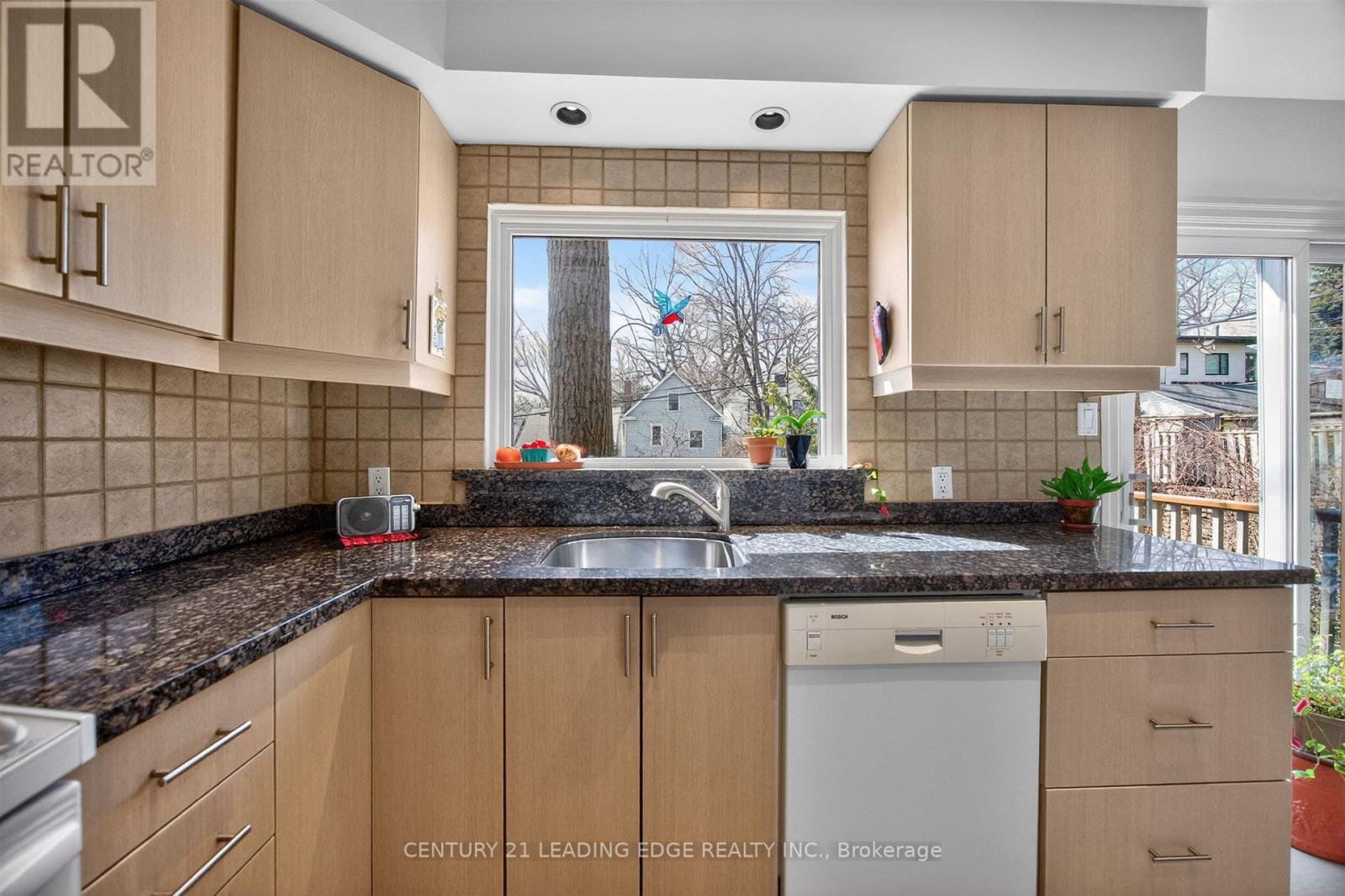 130 Silver Birch Avenue, Toronto, Ontario  M4E 3L4 - Photo 19 - E12989282