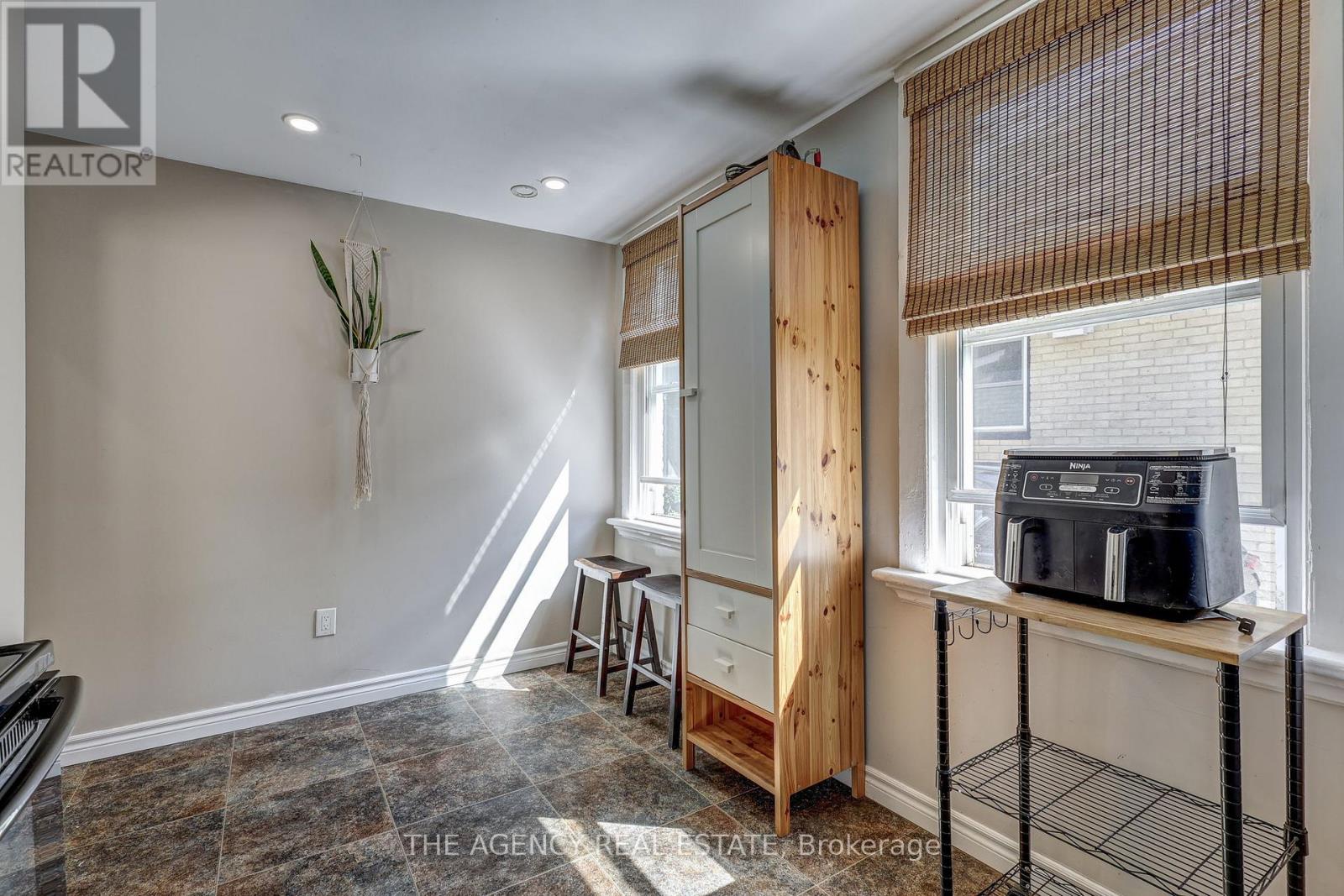 For Sale: 18 MAY STREET, London East (East L), ON | 4 Bed, 3 Bath House for $295,000. See 26 photos!