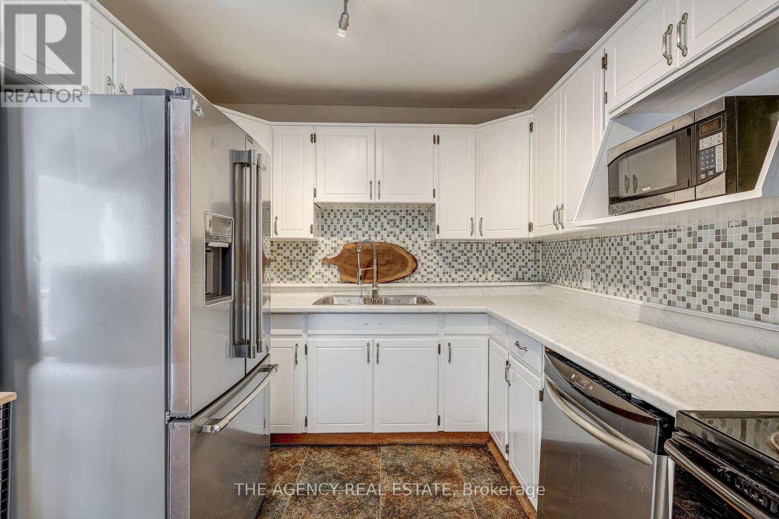 For Sale: 18 MAY STREET, London East (East L), ON | 4 Bed, 3 Bath House for $295,000. See 26 photos!