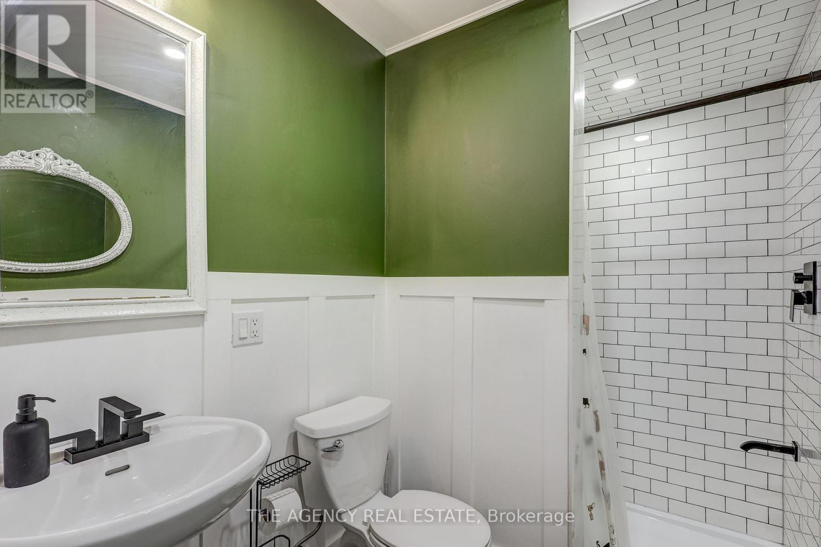 For Sale: 18 MAY STREET, London East (East L), ON | 4 Bed, 3 Bath House for $295,000. See 26 photos!