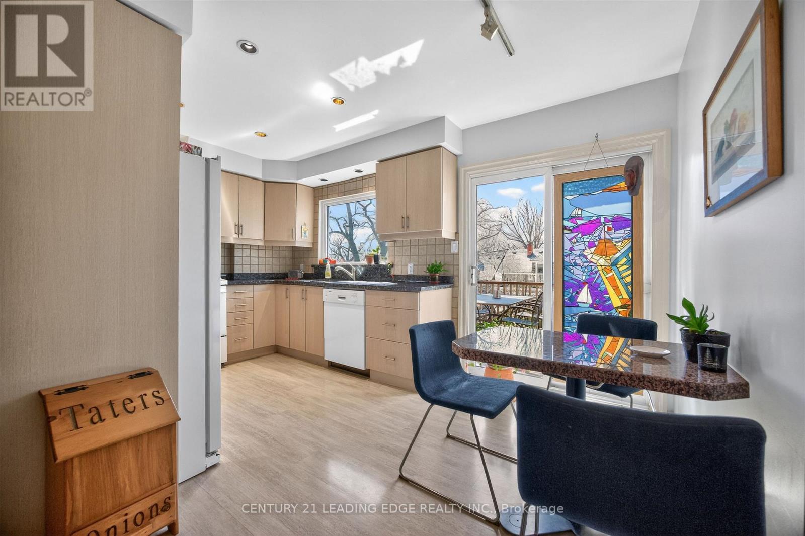 130 Silver Birch Avenue, Toronto, Ontario  M4E 3L4 - Photo 17 - E12989282