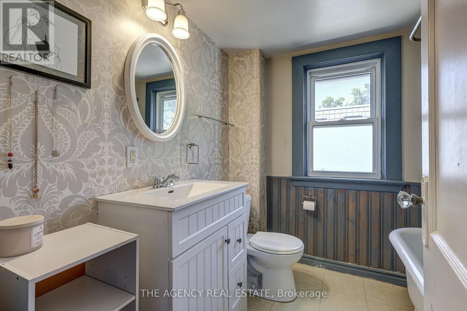 For Sale: 18 MAY STREET, London East (East L), ON | 4 Bed, 3 Bath House for $295,000. See 26 photos!