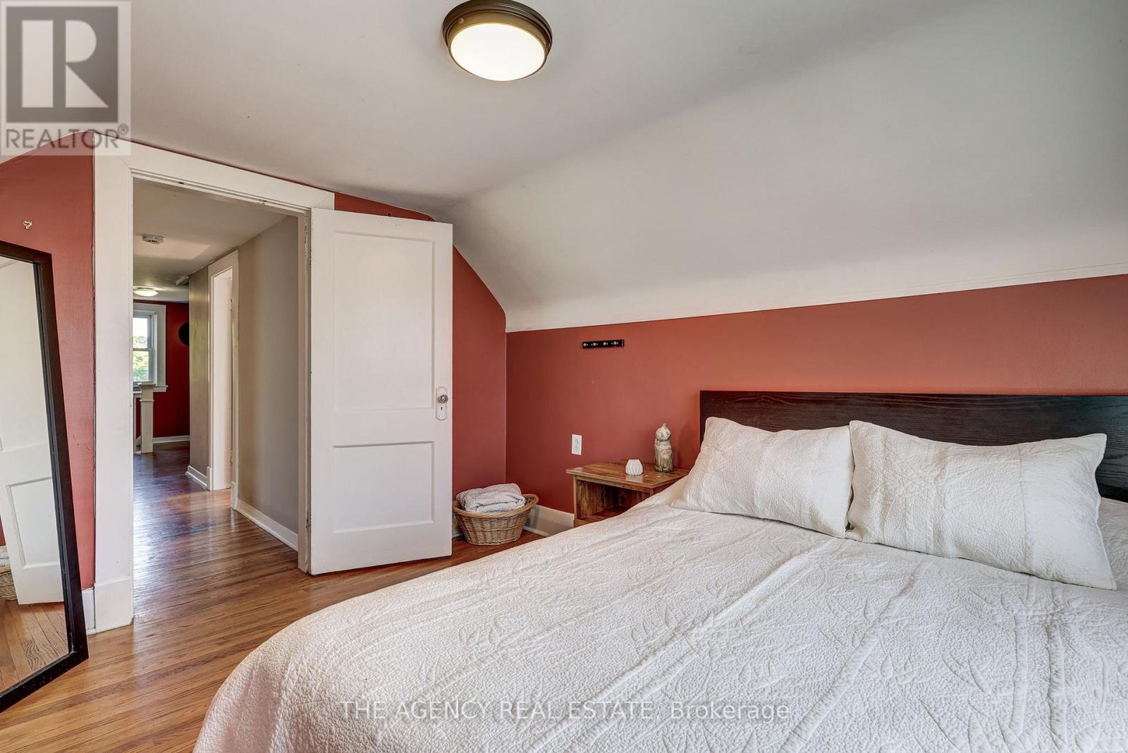 For Sale: 18 MAY STREET, London East (East L), ON | 4 Bed, 3 Bath House for $295,000. See 26 photos!