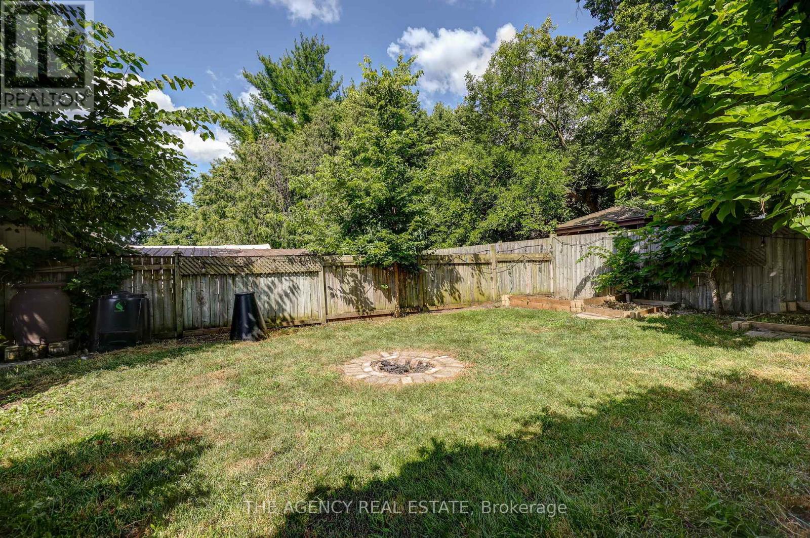 For Sale: 18 MAY STREET, London East (East L), ON | 4 Bed, 3 Bath House for $295,000. See 26 photos!