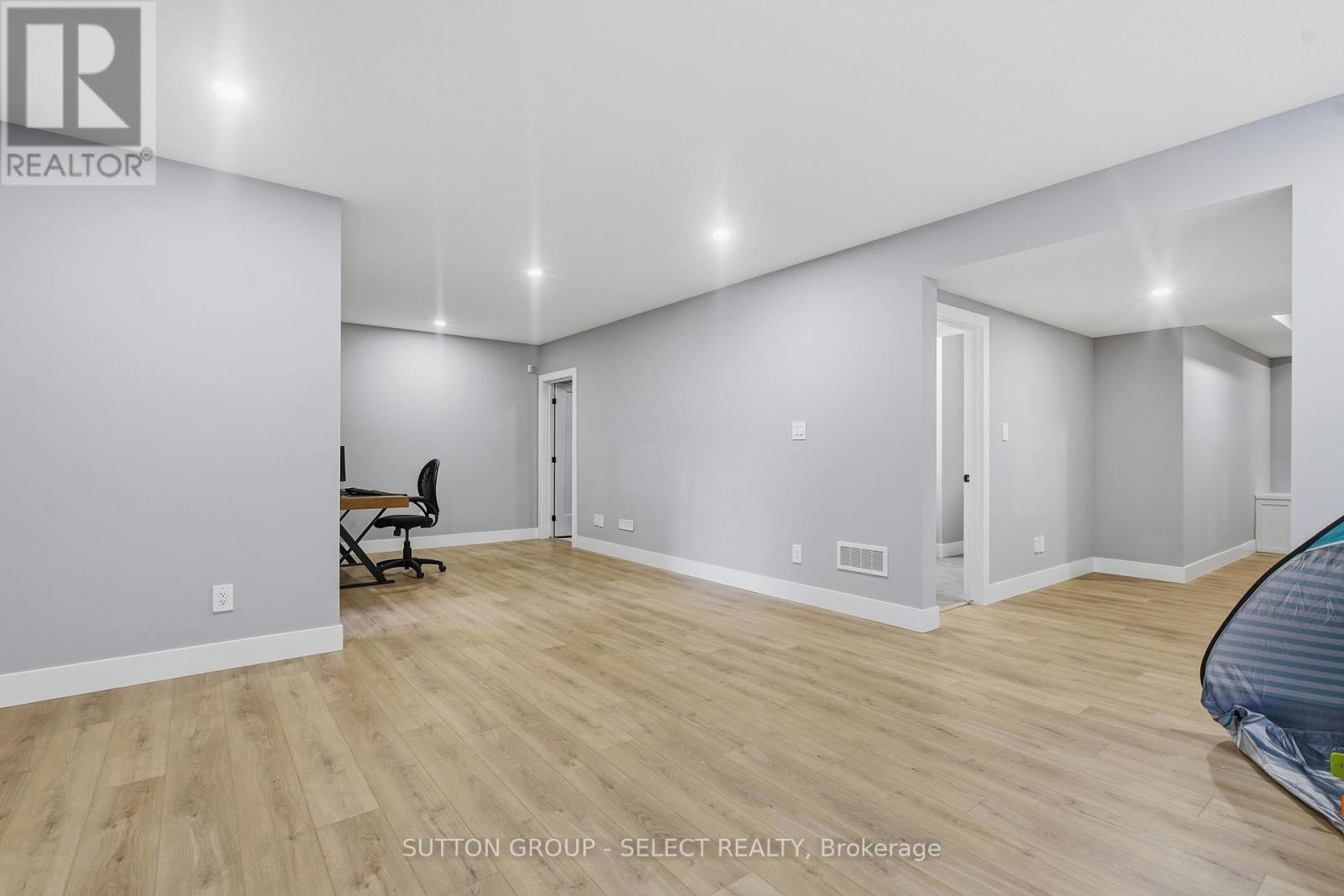 1886 Fountain Grass Drive, London South, Ontario  N6K 0K7 - Photo 35 - X12983280