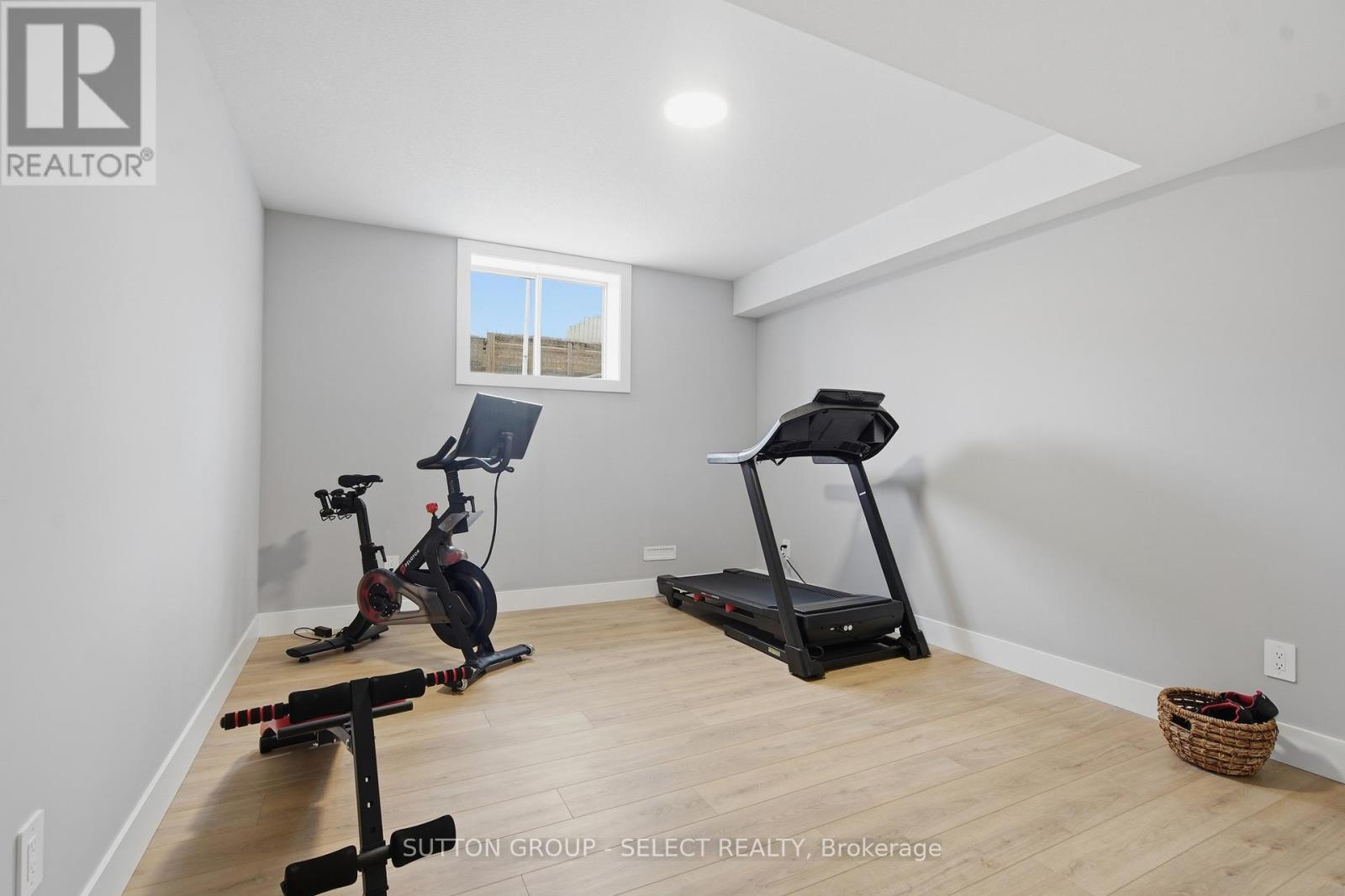 1886 Fountain Grass Drive, London South, Ontario  N6K 0K7 - Photo 37 - X12983280