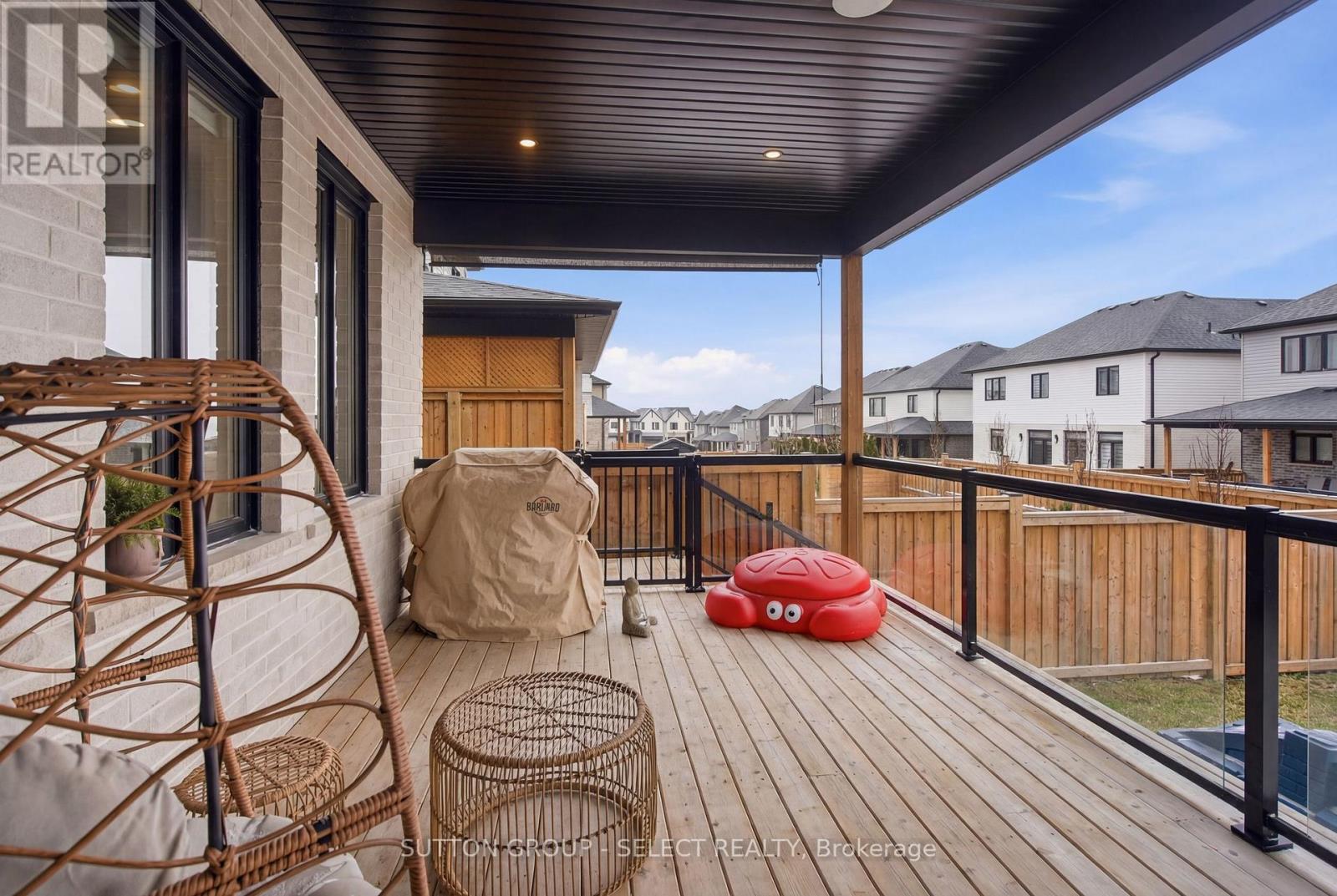 1886 Fountain Grass Drive, London South, Ontario  N6K 0K7 - Photo 39 - X12983280