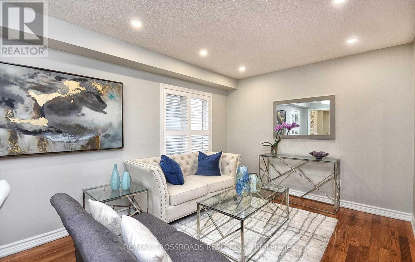 33 Holloway Road, Markham, Ontario  L3S 4P2 - Photo 3 - N12989550