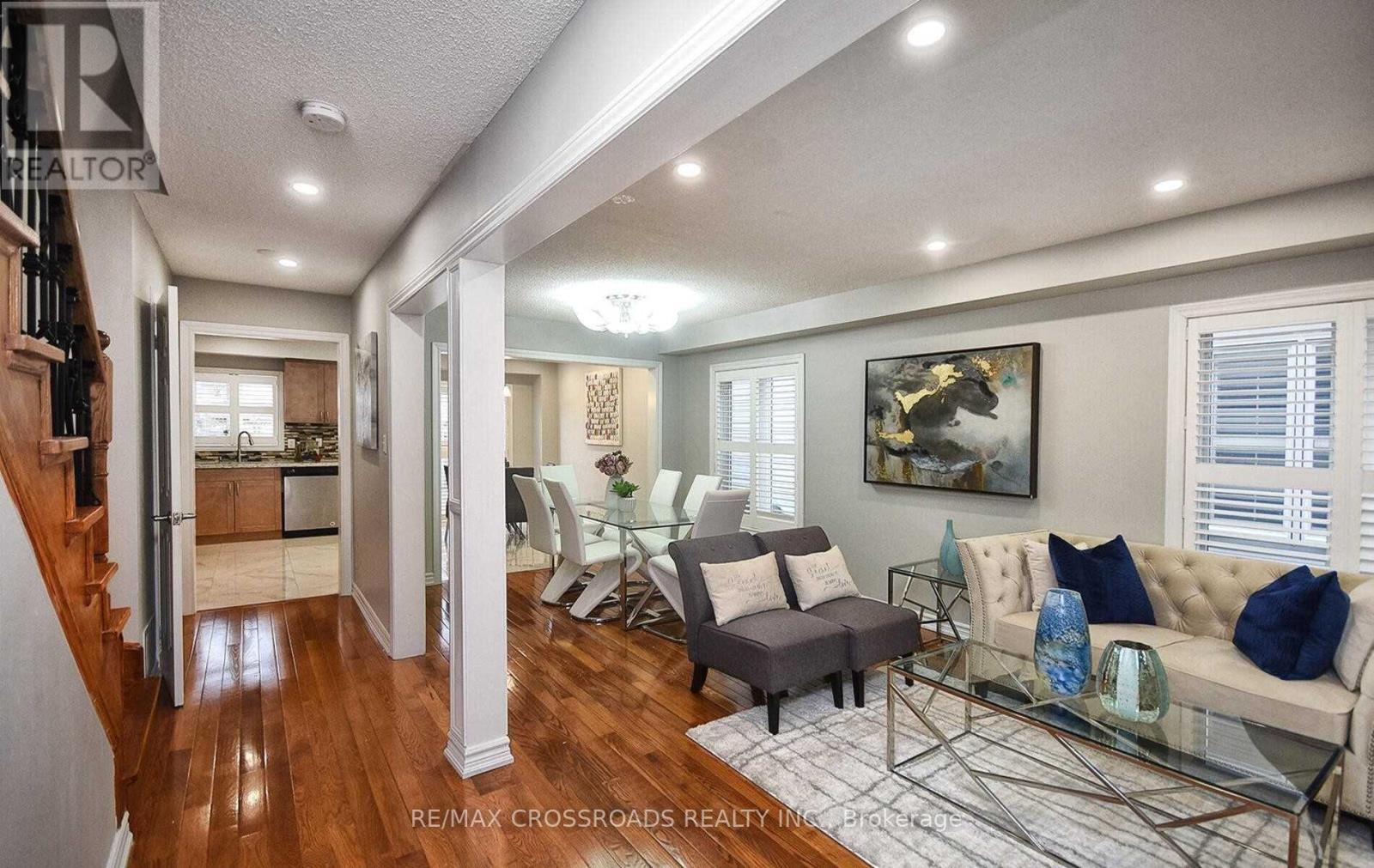 33 Holloway Road, Markham, Ontario  L3S 4P2 - Photo 4 - N12989550