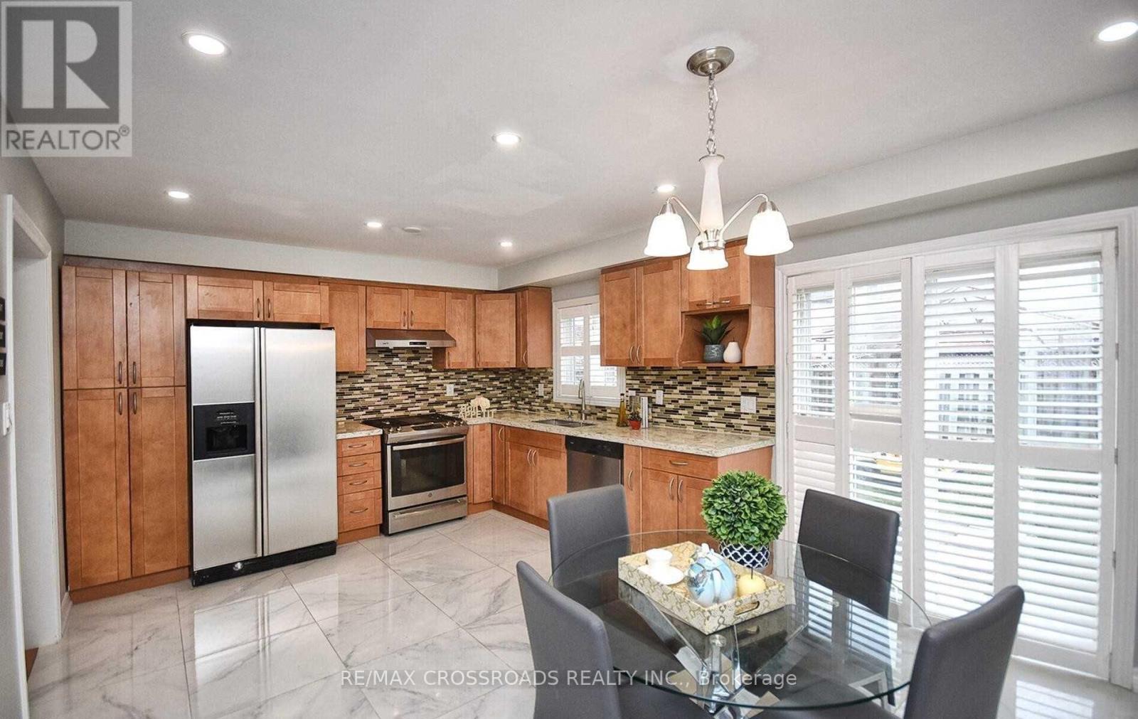 33 Holloway Road, Markham, Ontario  L3S 4P2 - Photo 7 - N12989550