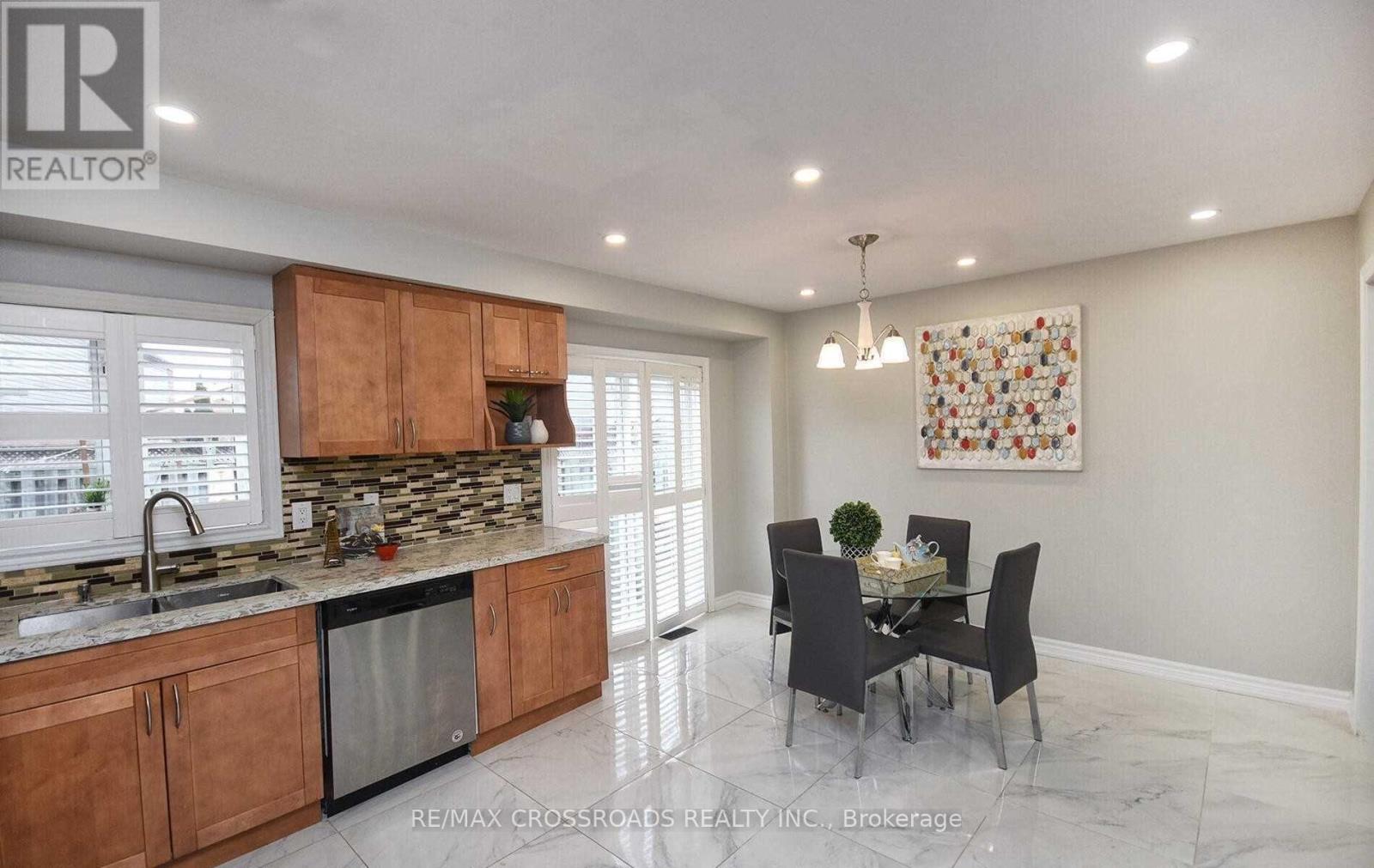 33 Holloway Road, Markham, Ontario  L3S 4P2 - Photo 8 - N12989550