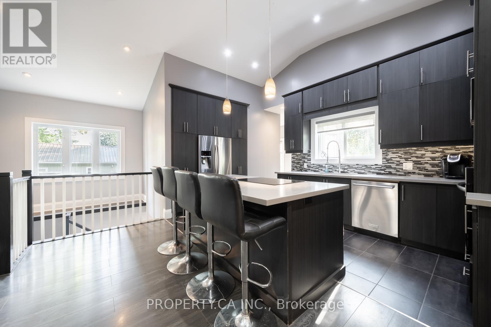 176 Pleasant Boulevard, Georgina, Ontario  L4P 2S4 - Photo 11 - N12989588