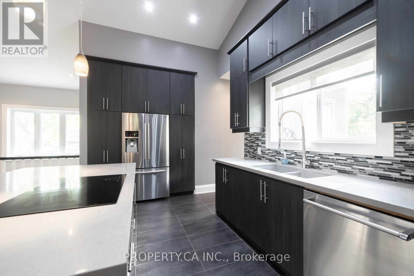 176 Pleasant Boulevard, Georgina, Ontario  L4P 2S4 - Photo 14 - N12989588