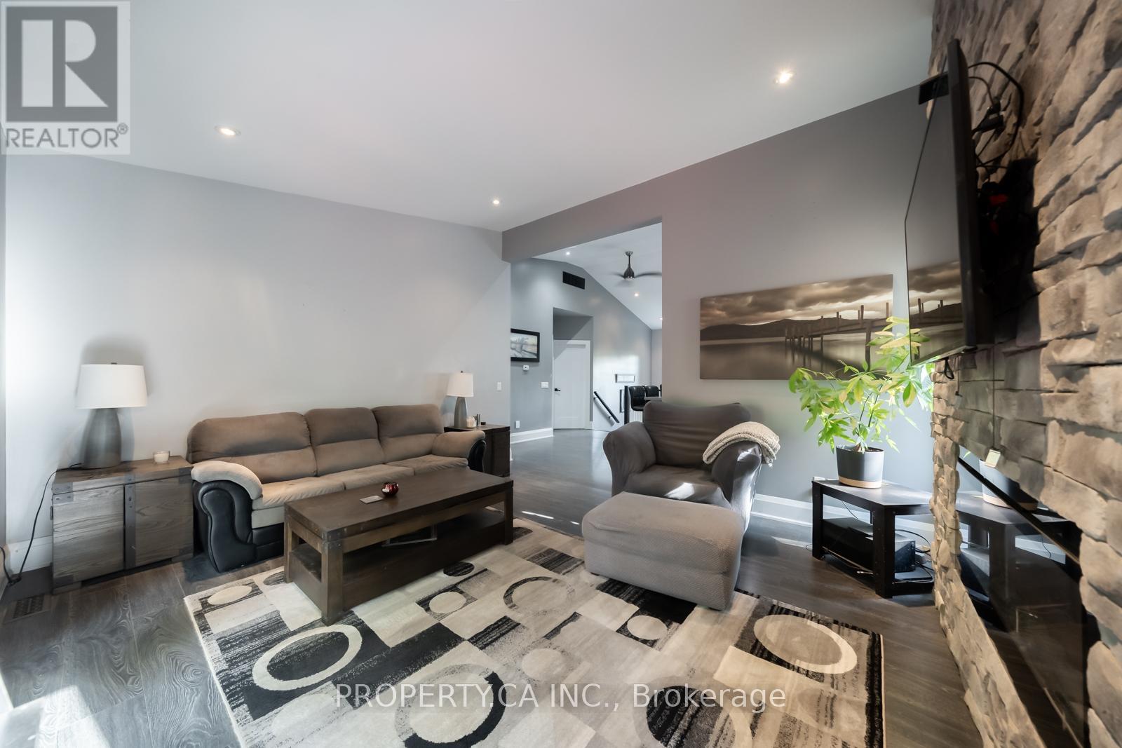 176 Pleasant Boulevard, Georgina, Ontario  L4P 2S4 - Photo 17 - N12989588