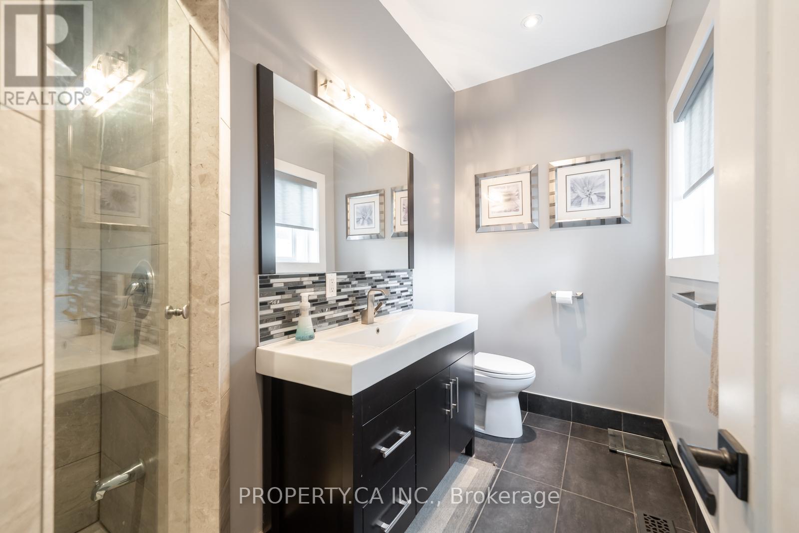 176 Pleasant Boulevard, Georgina, Ontario  L4P 2S4 - Photo 19 - N12989588