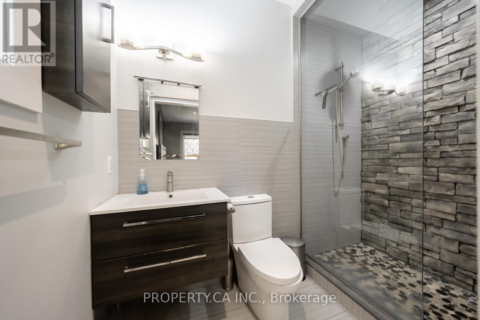 176 Pleasant Boulevard, Georgina, Ontario  L4P 2S4 - Photo 23 - N12989588