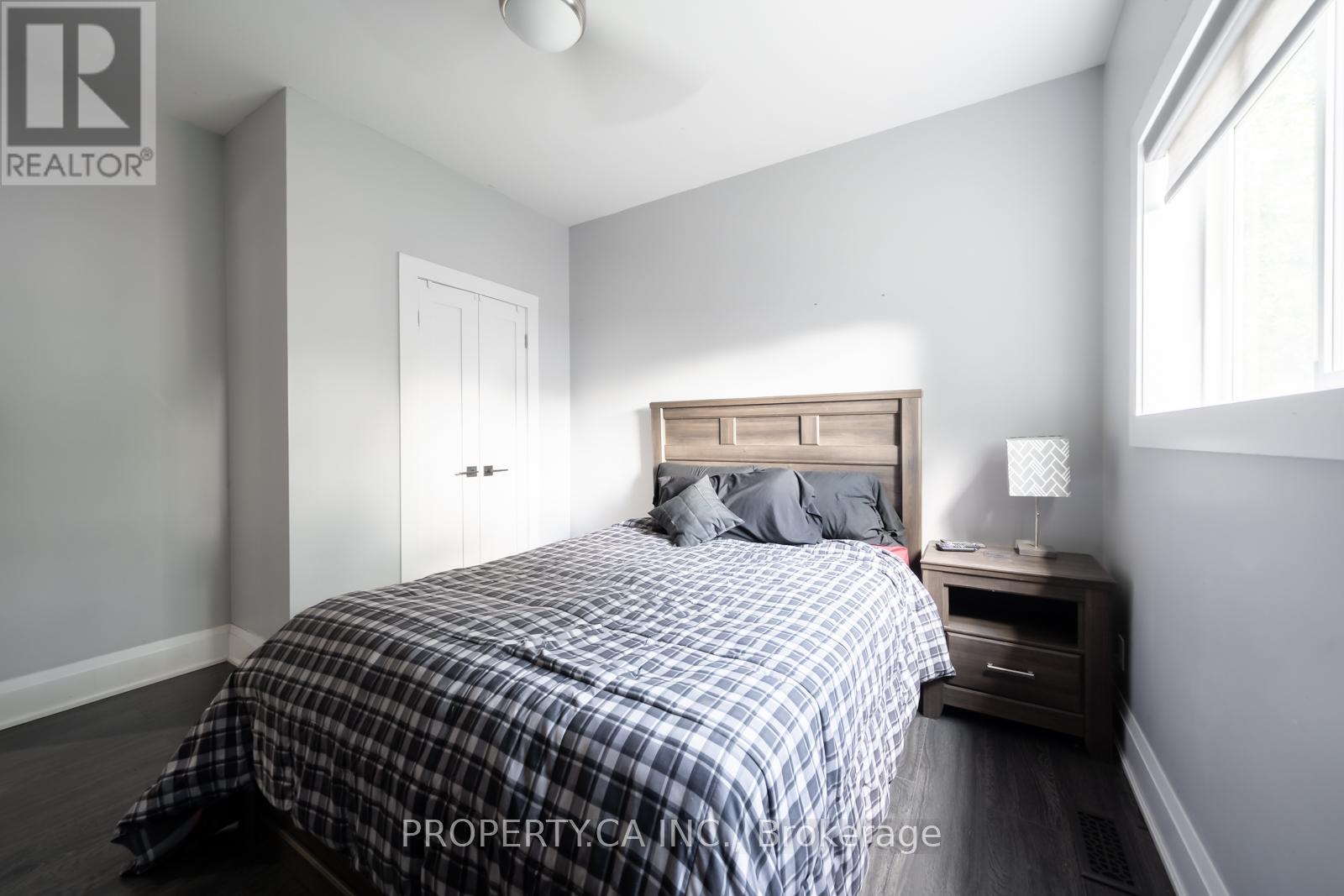 176 Pleasant Boulevard, Georgina, Ontario  L4P 2S4 - Photo 25 - N12989588