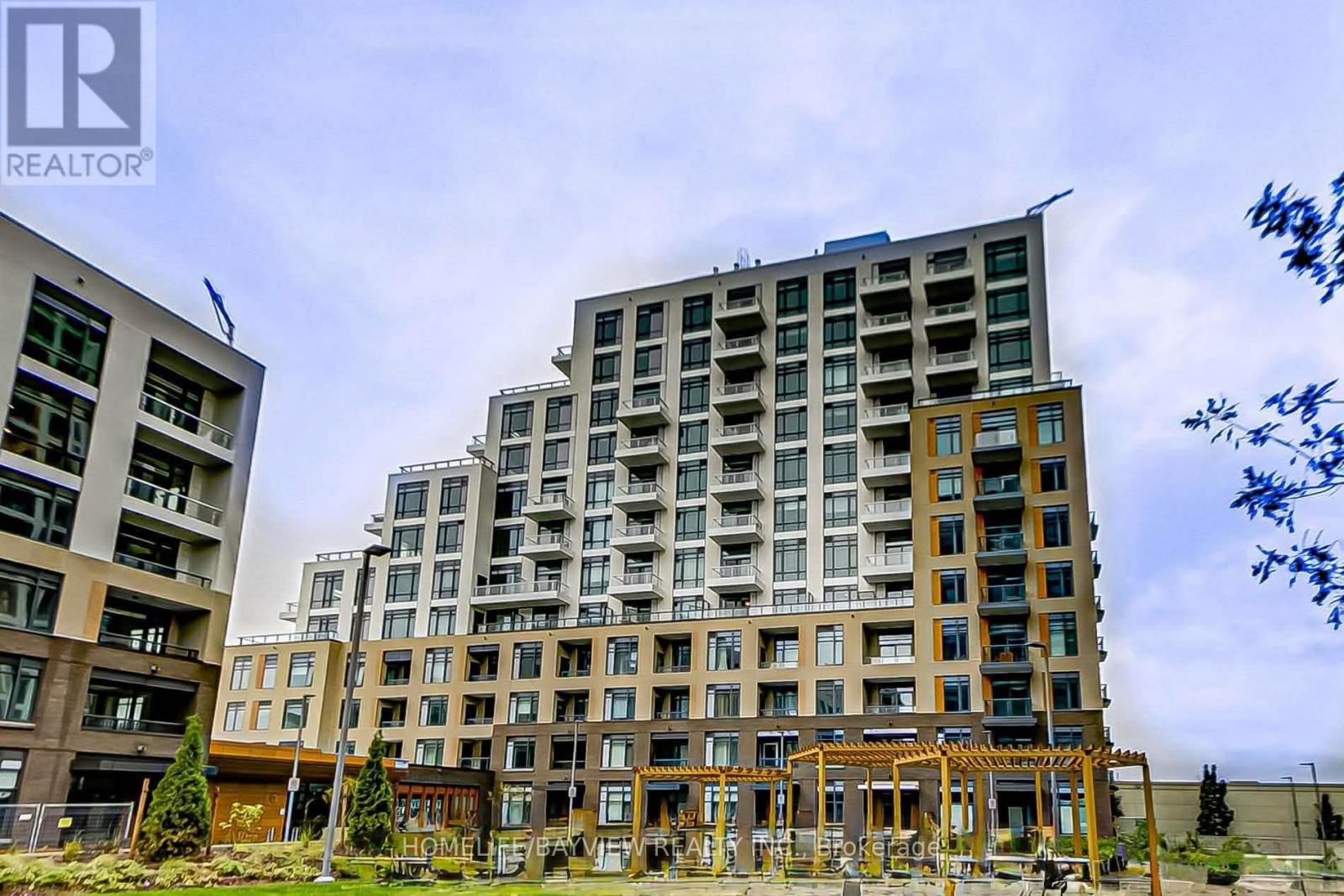 603 - 8 BEVERLEY GLEN BOULEVARD, Vaughan, Ontario