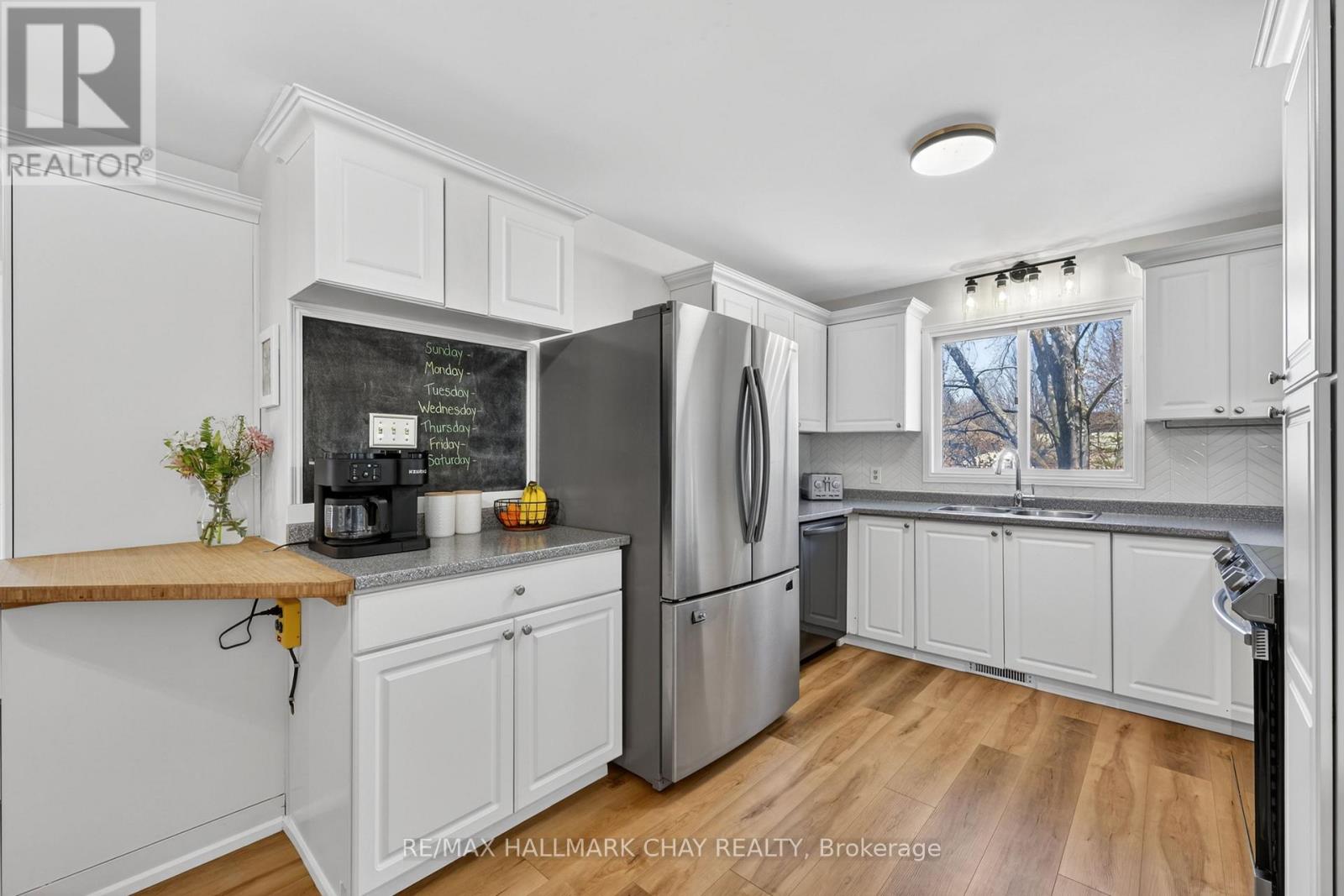 58 Biscayne Boulevard, Georgina, Ontario  L4P 3M8 - Photo 11 - N12989738