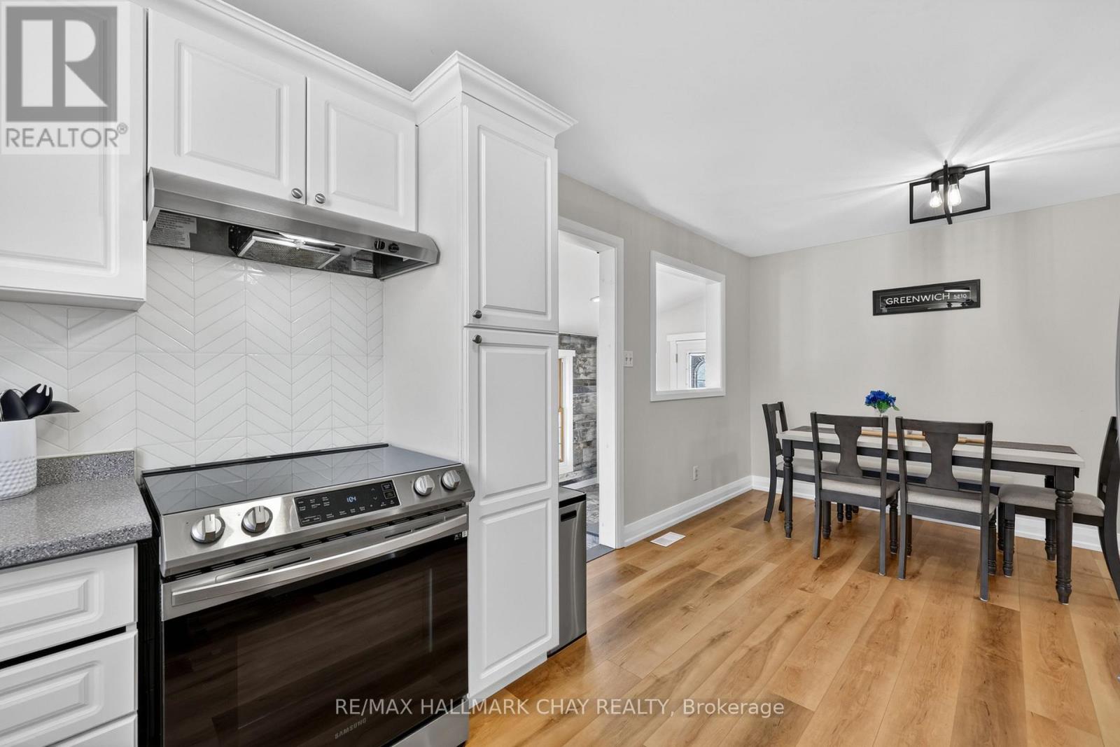 58 Biscayne Boulevard, Georgina, Ontario  L4P 3M8 - Photo 14 - N12989738