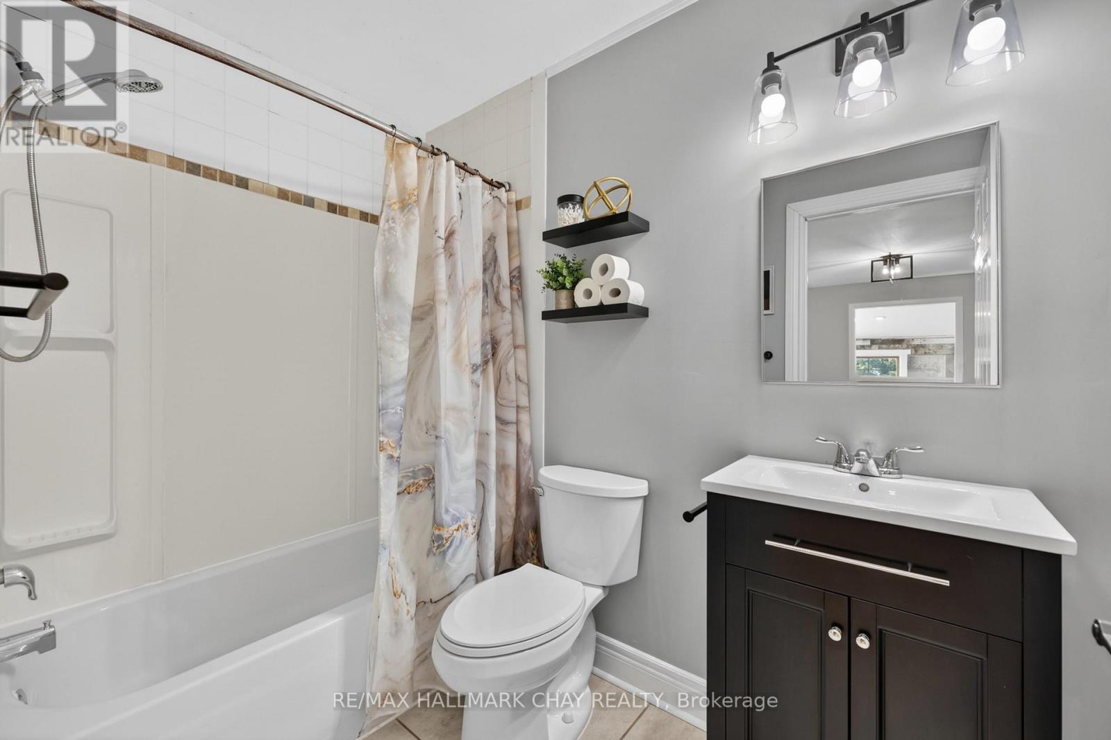 58 Biscayne Boulevard, Georgina, Ontario  L4P 3M8 - Photo 19 - N12989738