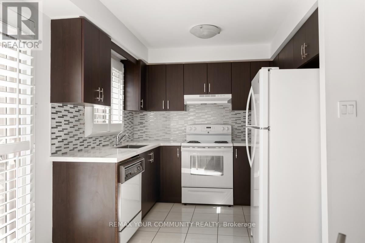 82 Whitney Place, Vaughan, Ontario  L4J 6V5 - Photo 12 - N12989750