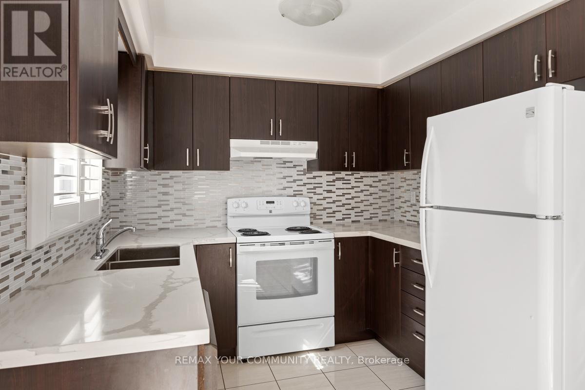 82 Whitney Place, Vaughan, Ontario  L4J 6V5 - Photo 13 - N12989750