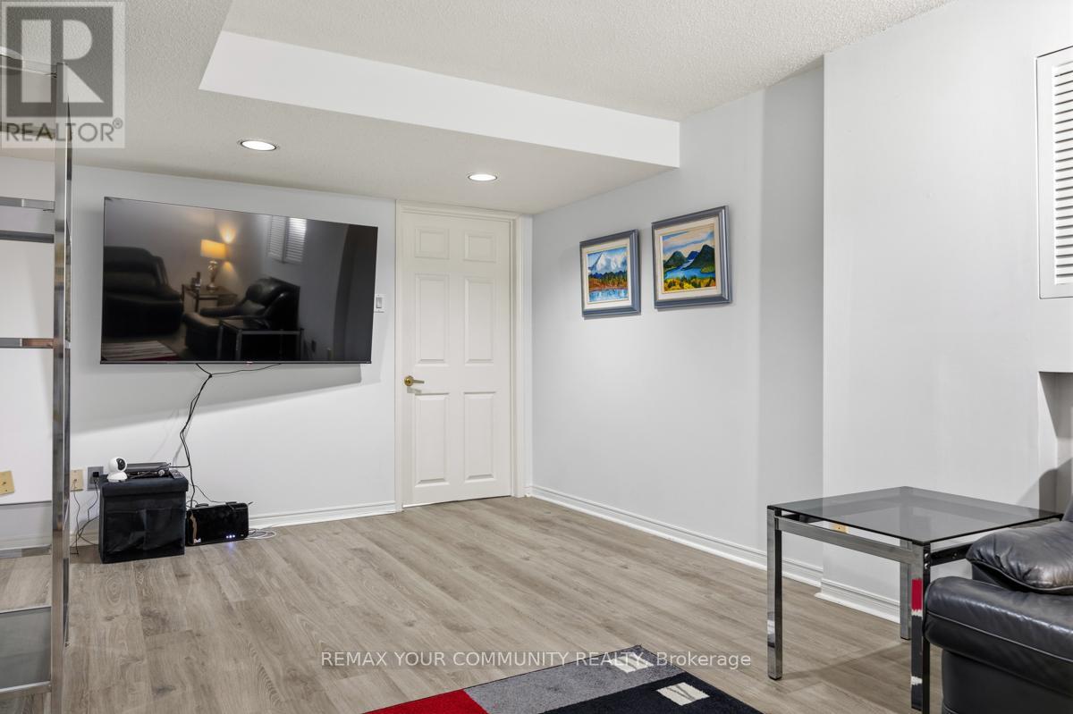 82 Whitney Place, Vaughan, Ontario  L4J 6V5 - Photo 25 - N12989750