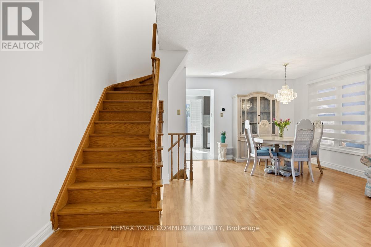 82 Whitney Place, Vaughan, Ontario  L4J 6V5 - Photo 6 - N12989750