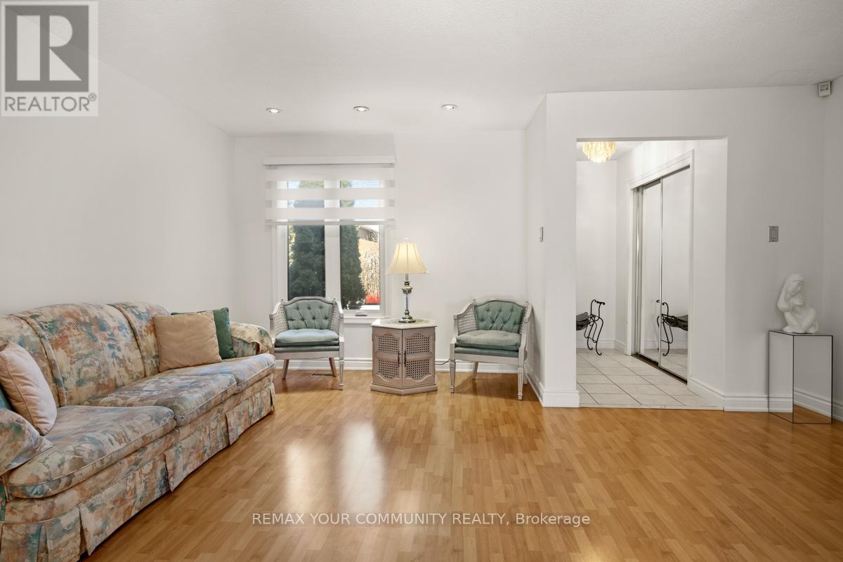 82 Whitney Place, Vaughan, Ontario  L4J 6V5 - Photo 7 - N12989750