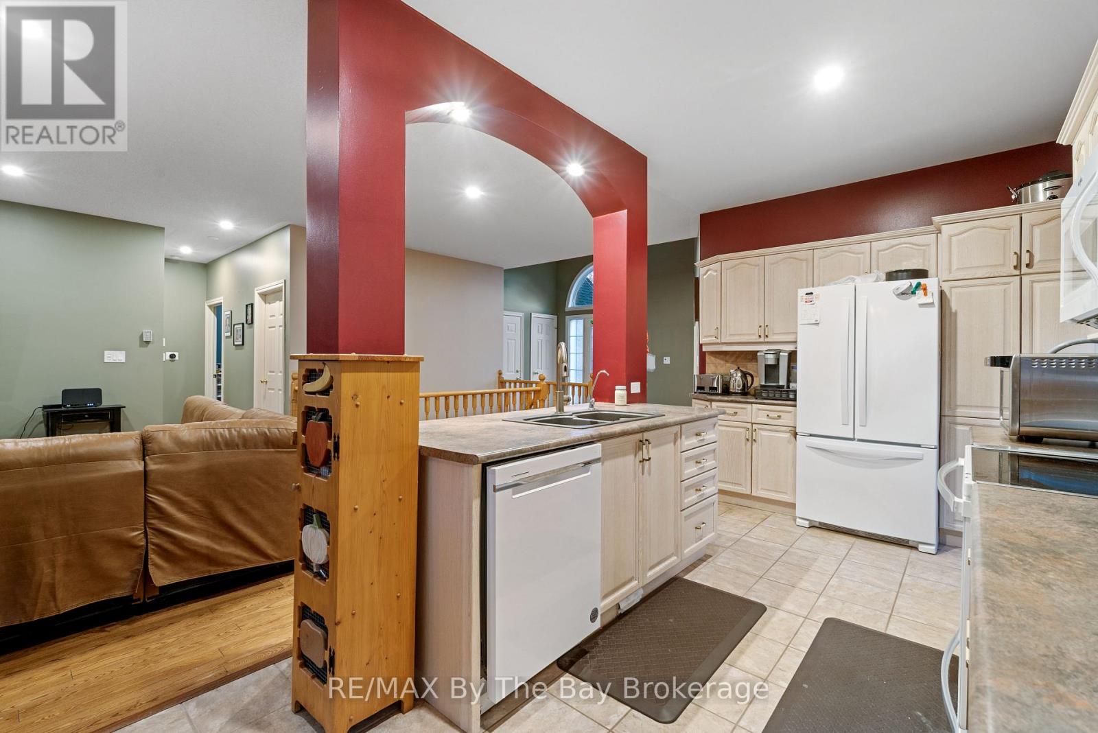 6 Deerrun Place, Wasaga Beach, Ontario  L9Z 1H8 - Photo 10 - S12989616