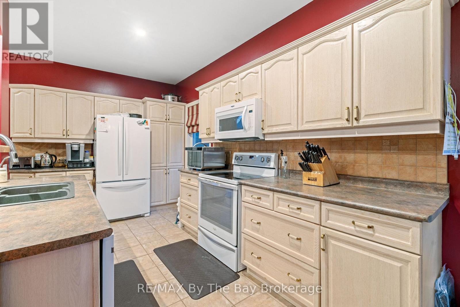 6 Deerrun Place, Wasaga Beach, Ontario  L9Z 1H8 - Photo 13 - S12989616