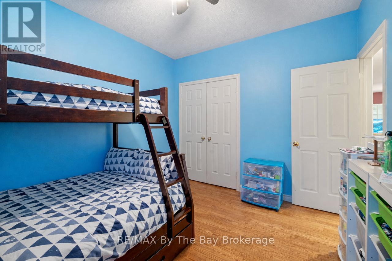 6 Deerrun Place, Wasaga Beach, Ontario  L9Z 1H8 - Photo 15 - S12989616