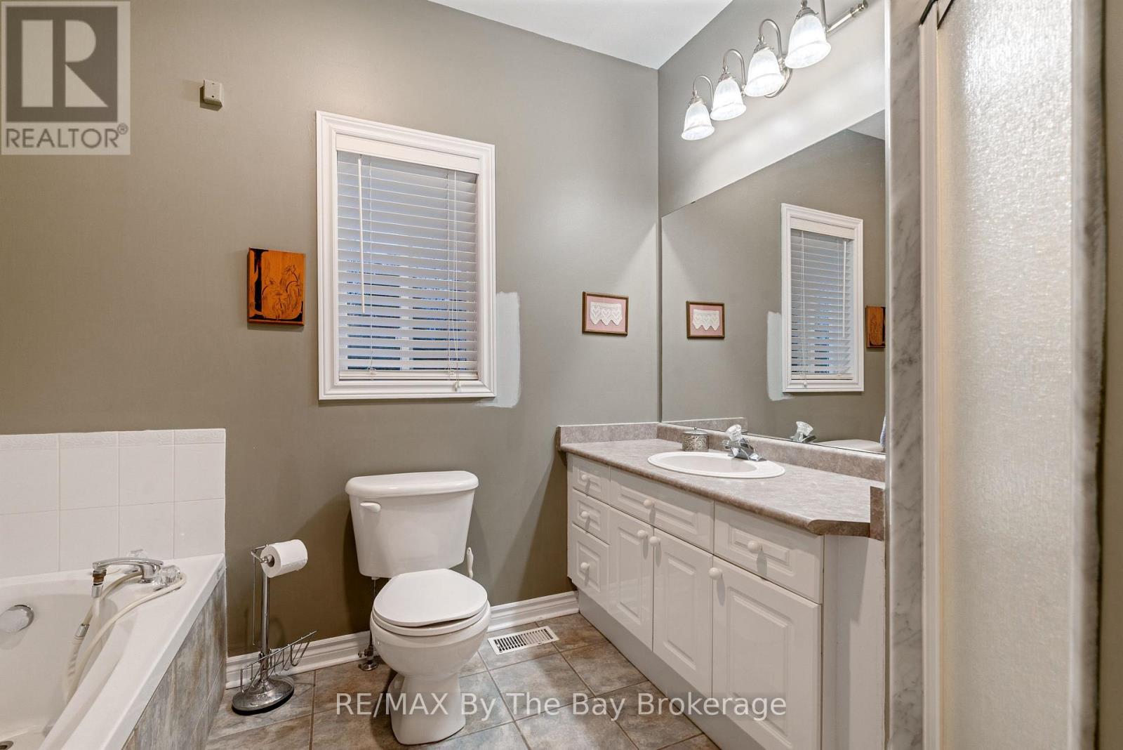 6 Deerrun Place, Wasaga Beach, Ontario  L9Z 1H8 - Photo 16 - S12989616