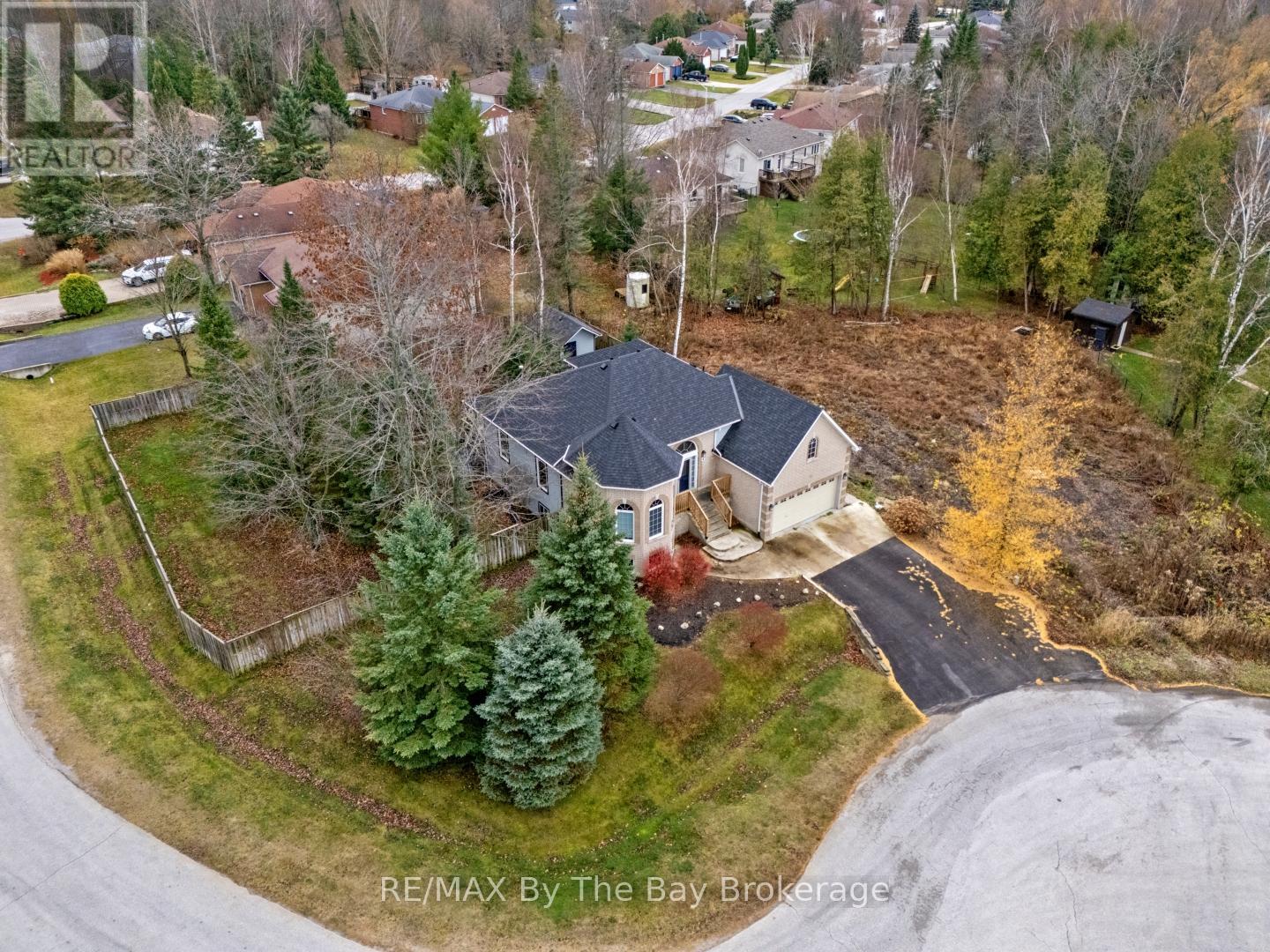 6 Deerrun Place, Wasaga Beach, Ontario  L9Z 1H8 - Photo 3 - S12989616