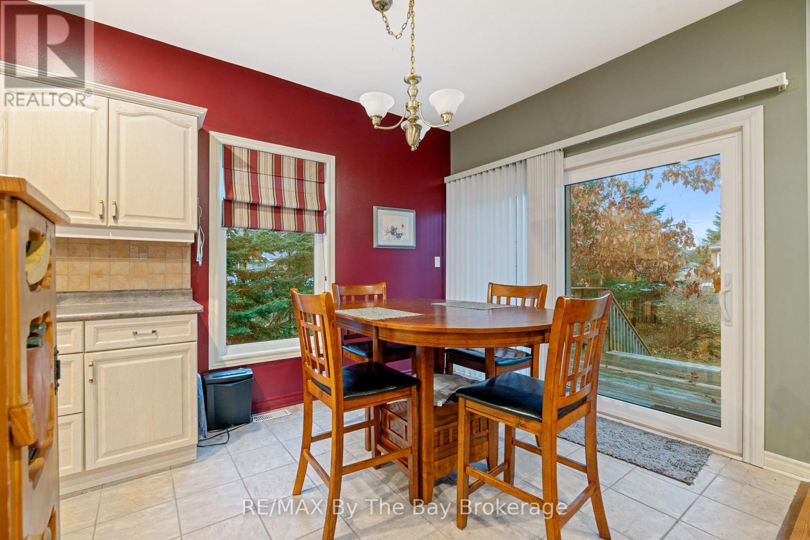 6 Deerrun Place, Wasaga Beach, Ontario  L9Z 1H8 - Photo 4 - S12989616